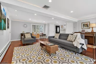 90 Birchwood Ter, Wayne, NJ 07470 - Photo 9