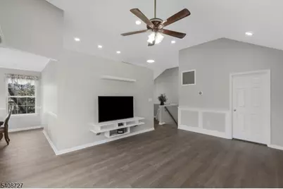 61 Waugh Ct, Bridgewater, NJ 08807 - Photo 3
