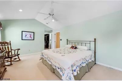 136 Crestview Ln, Mount Arlington, NJ 07856 - Photo 17