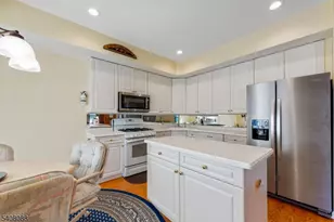 136 Crestview Ln, Mount Arlington, NJ 07856 - Photo 5