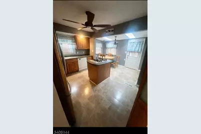 145 Pine St, Pompton Lakes, NJ 07442 - Photo 5