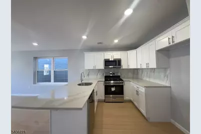 29 Isabella Ave 2nd Fl #2, Newark, NJ 07106 - Photo 1