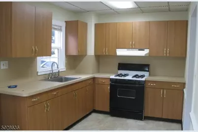 5 Wells Ave, Hampton Boro, NJ 08827 - Photo 9