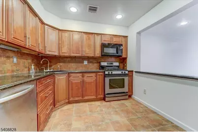 5 Leahy Ct, Franklin Township, NJ 08873 - Photo 3