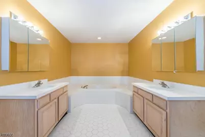 25 Buckingham Ct, Randolph Township, NJ 07869 - Photo 13