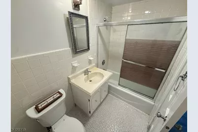 66 Liberty Pl, Palisades Park, NJ 07650 - Photo 13