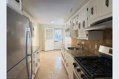 66 Liberty Pl, Palisades Park, NJ 07650 - Photo 5