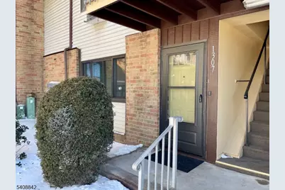 1307 Cricket Ln, Woodbridge Township, NJ 07095 - Photo 3