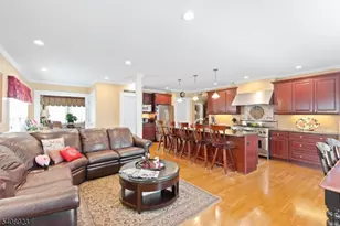 7 Wayland Dr, Verona Twp., NJ 07044 - Photo 9