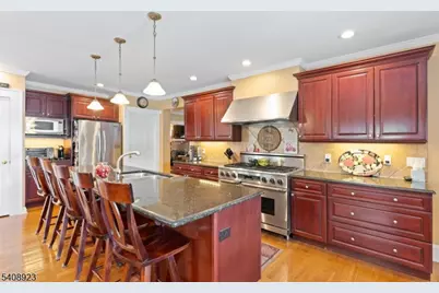 7 Wayland Dr, Verona Twp., NJ 07044 - Photo 7