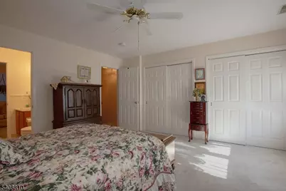 28 Peregrine Point, Hampton Township, NJ 07860 - Photo 11