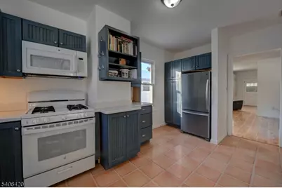 13 Orchard St, Bloomingdale, NJ 07403 - Photo 9