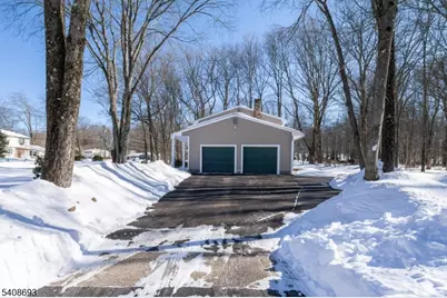 95 Fawnridge Dr, Washington Township, NJ 07853 - Photo 5