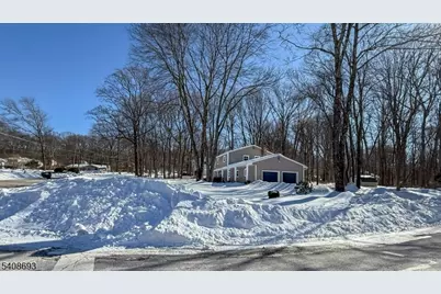 95 Fawnridge Dr, Washington Township, NJ 07853 - Photo 3