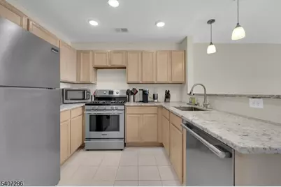 39 Loch Ln, Roxbury Township, NJ 07852 - Photo 11