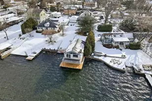 8 Wendy Way, Greenwood Lake, NY 10925 - Photo 1