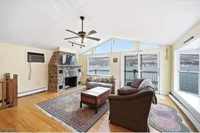 8 Wendy Way, Greenwood Lake, NY 10925 - Photo 17