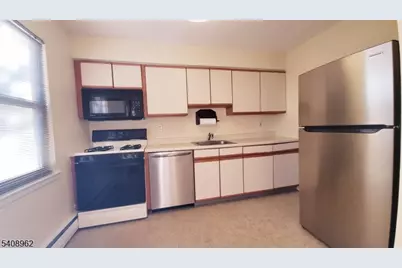 93 Fox Rd. #2B, Edison Twp., NJ 08817 - Photo 11