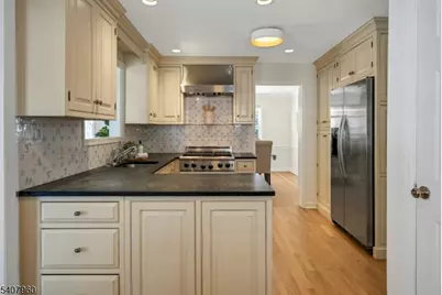 11 Mount Vernon Ave, Summit, NJ 07901 - Photo 13