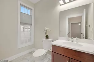 2 Maddie Ct, Woodbridge Township, NJ 07067 - Photo 3