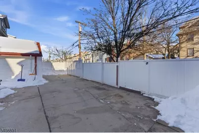 407 3rd Ave, Newark, NJ 07107 - Photo 17