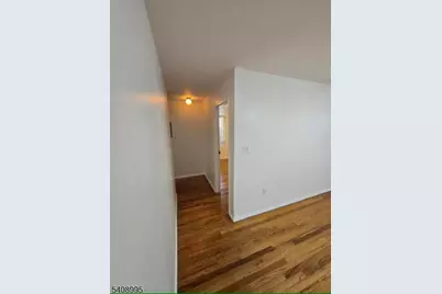 45 Manchester Ct, Wayne, NJ 07470 - Photo 9