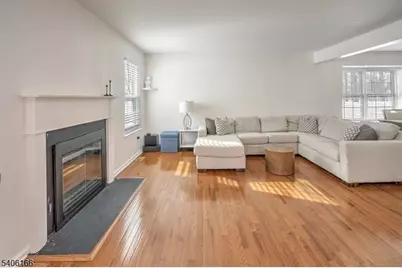 418 Hawthorne Ct, Raritan Township, NJ 08822 - Photo 9