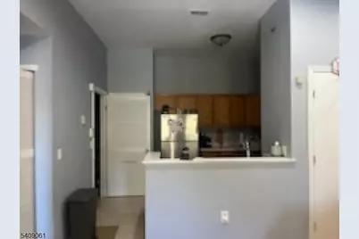 668 Honeybrook Cir, Lopatcong Township, NJ 08886 - Photo 5