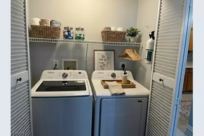 668 Honeybrook Cir, Lopatcong Township, NJ 08886 - Photo 9