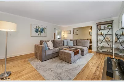 552 Foothill Rd, Bridgewater, NJ 08807 - Photo 9