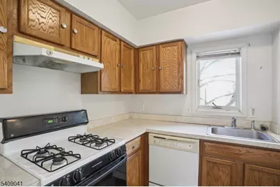 279 Genesee Ave, Englewood, NJ 07631 - Photo 9