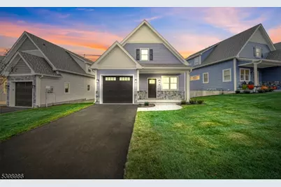 8 Birdie Ln, Boonton Town, NJ 07005 - Photo 1