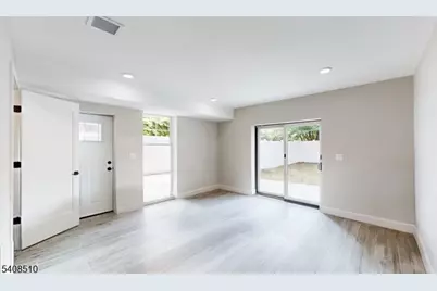 40 Wright Ave, Jersey City, NJ 07306 - Photo 5