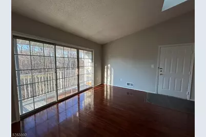 23 Chelsea Ct, Franklin Township, NJ 08823 - Photo 9