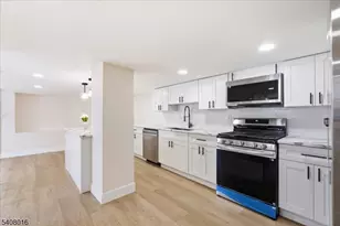 301 N Grove St, East Orange, NJ 07017 - Photo 9