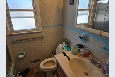 127 Glenwild Ave, Bloomingdale, NJ 07403 - Photo 9