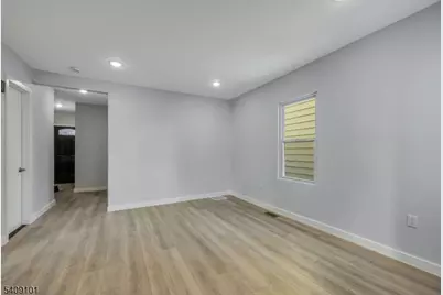 17 Mission St, Montclair, NJ 07042 - Photo 9