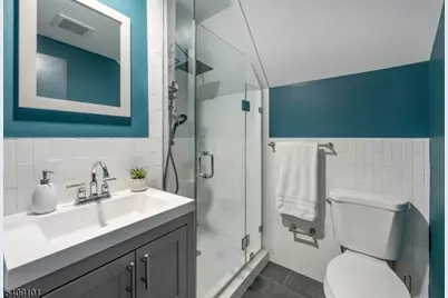 17 Mission St, Montclair, NJ 07042 - Photo 23