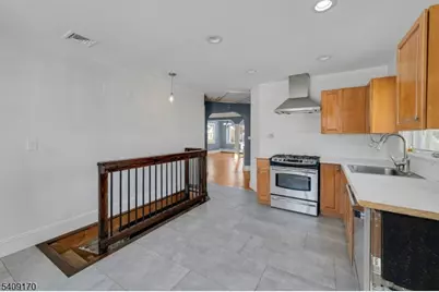 31 Mount Pleasant Pkwy, Livingston, NJ 07039 - Photo 9