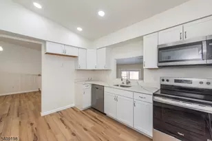 7 Summit Ct, Clinton Township, NJ 08801 - Photo 13