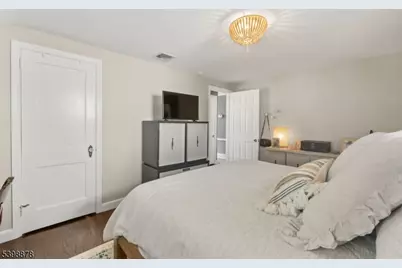 24 E Harrison Pl, Livingston, NJ 07039 - Photo 23