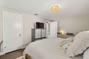 24 E Harrison Pl, Livingston, NJ 07039 - Photo 23