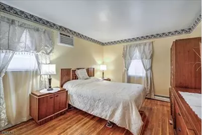 454 W 6th Ave, Roselle, NJ 07203 - Photo 13