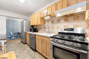 8450 Blvd E, North Bergen Twp., NJ 07047 - Photo 9