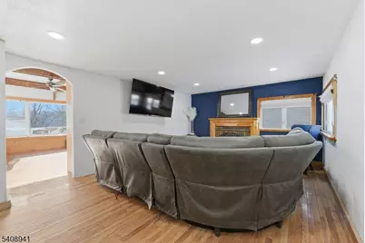 117 Dupont Ave, Hopatcong, NJ 07843 - Photo 5