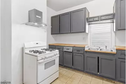 371 Badger Ave, Newark, NJ 07112 - Photo 7