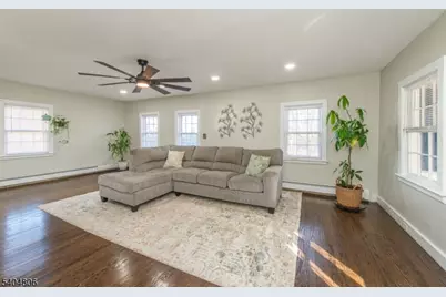 125 Mount Pleasant Ave, East Hanover Township, NJ 07936 - Photo 9