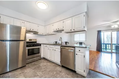 10 Augusta Dr #9, Vernon, NJ 07462 - Photo 3