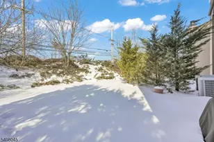 175 Castle Ridge Dr, East Hanover Township, NJ 07936 - Photo 31