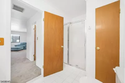 175 Castle Ridge Dr, East Hanover Township, NJ 07936 - Photo 23